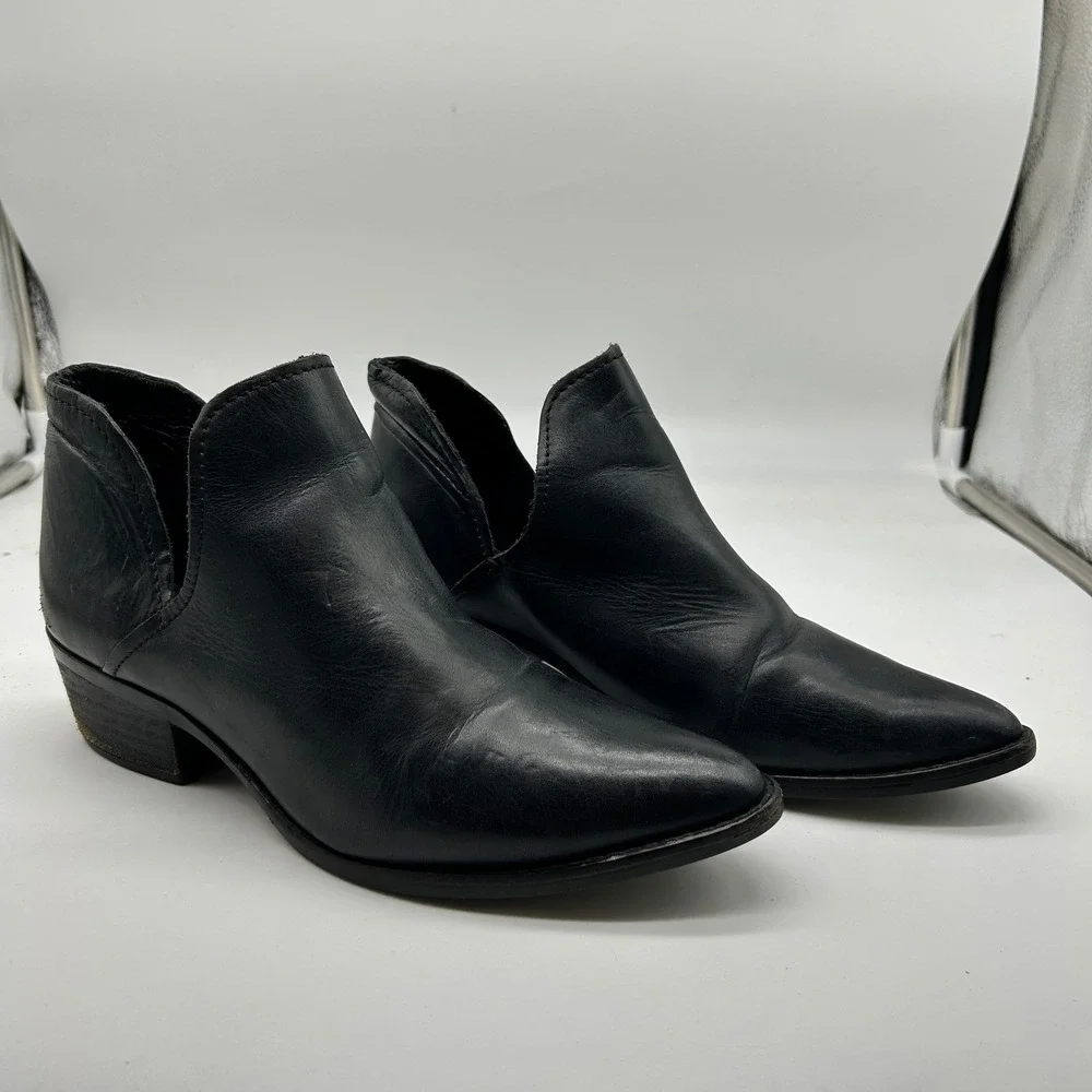 Steve Madden‎ Austin Black Leather Pointed Toe V-Cut Ankle Booties Women's 8.5M